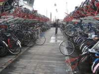 img_0965largebicyclestorenearcentralstation_small.jpg