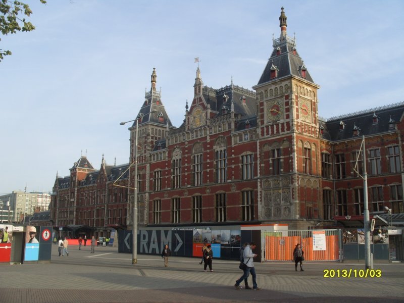 s1052079frontofthecentralrailwaystationatamsterdam.jpg