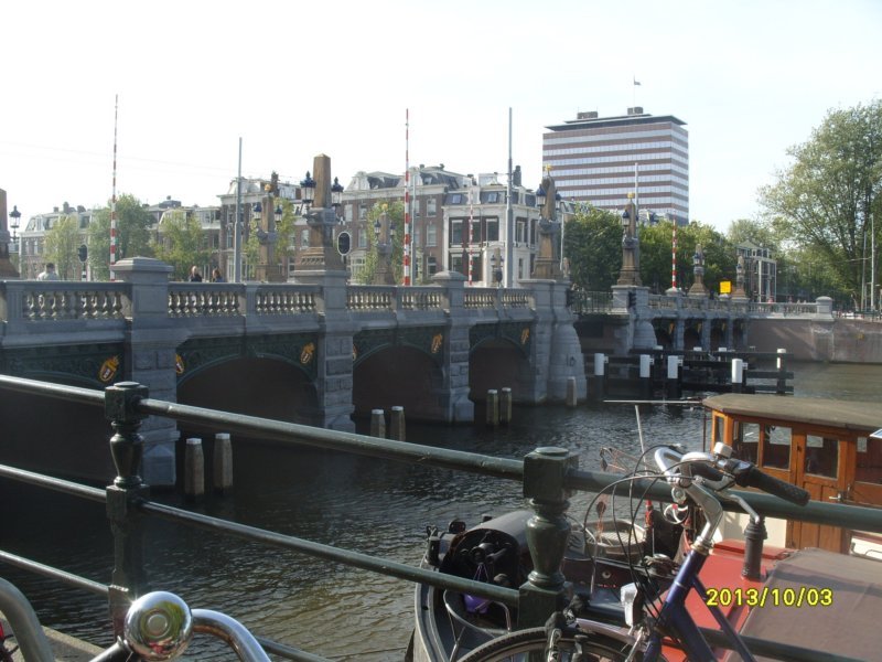 s1052129amstelbridge.jpg