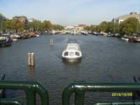 s1052130viewovertheriveramstelfacingdowntown_small.jpg