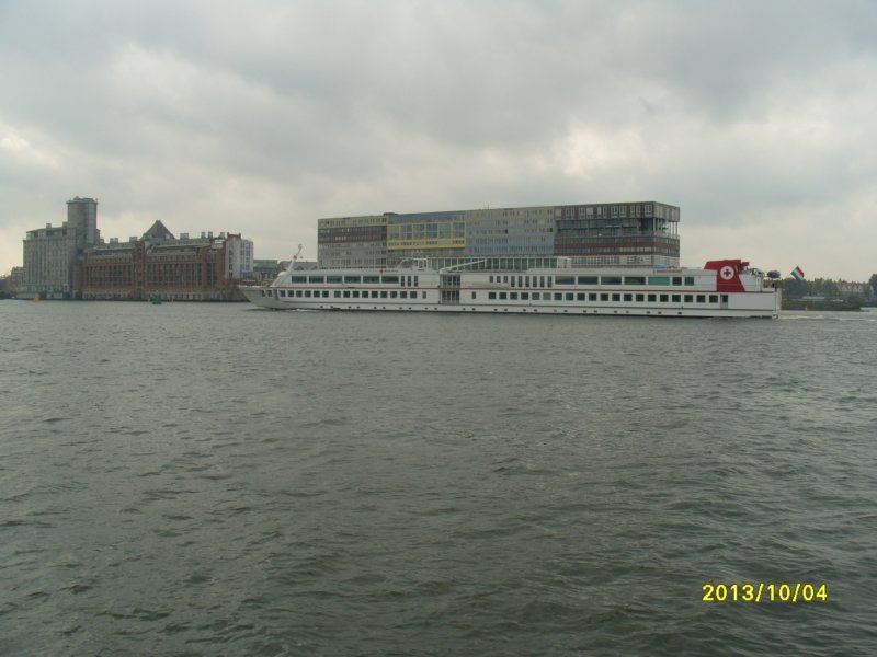 s1052206viewatamsterdamharboursouthkay.jpg