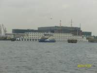 s1052209viewatamsterdamharboursouthkay_small.jpg