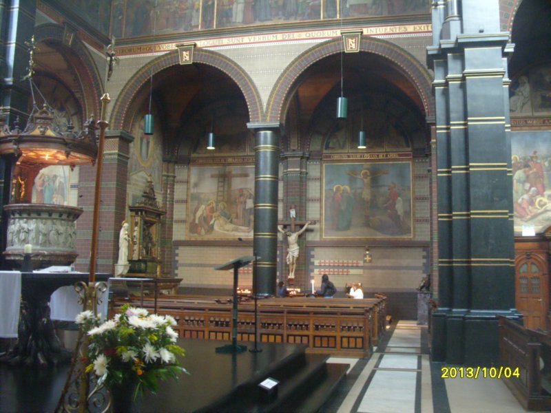 s1052255interiorofstnicolaaschurch.jpg