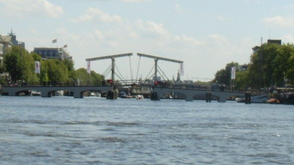 s1050141bmagerebrugacrossriveramstelatamsterdam.jpg