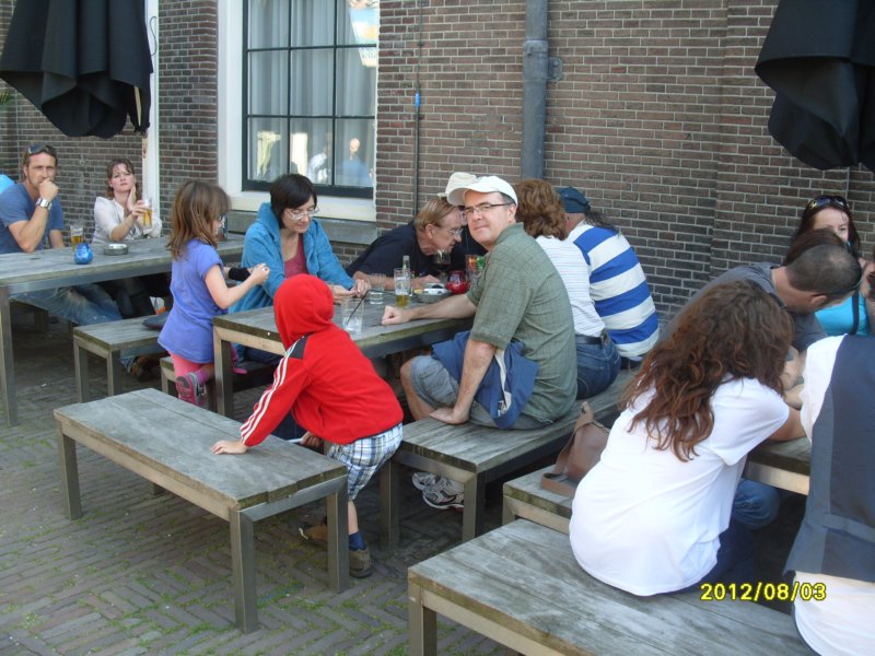 s1050224familydinernearwestertoreninamsterdam.jpg