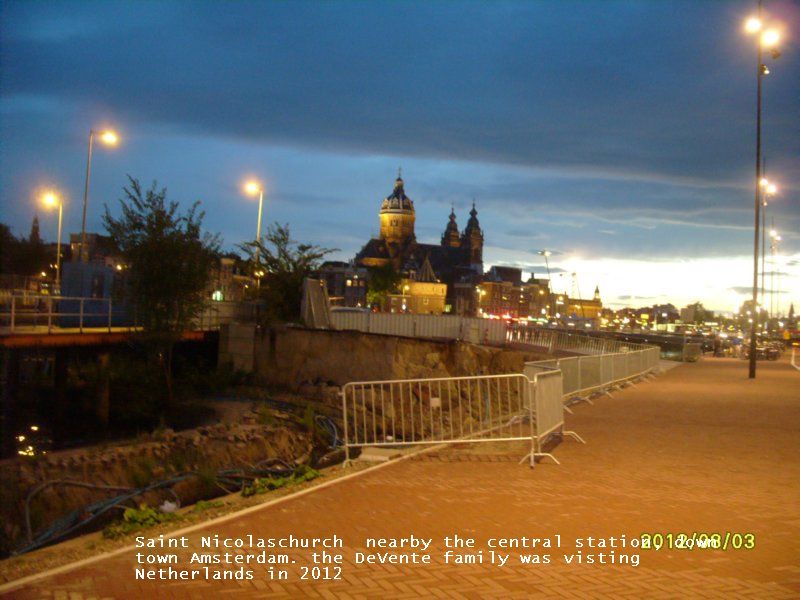 s1050247eveningviewstnicolaschurchnearcentralstation.jpg