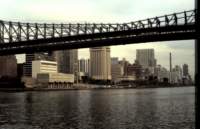 usa144bridgeovereastrivernewyork_small.jpg