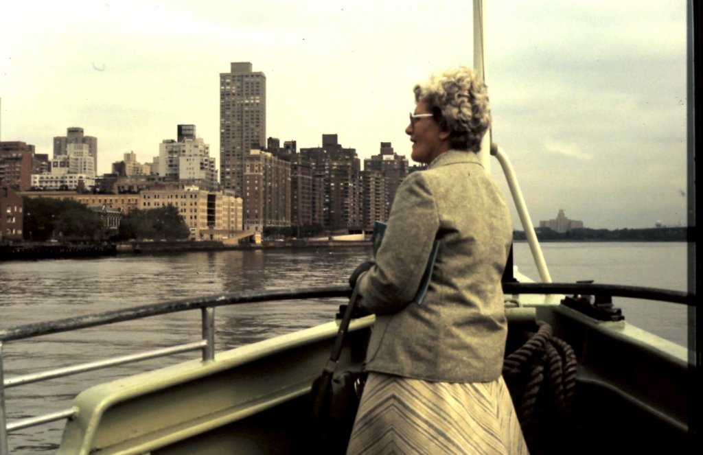 usa147ansbenderisvisitingnewyorkin1977.jpg