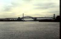 usa201newyorkrailwaybridge_small.jpg