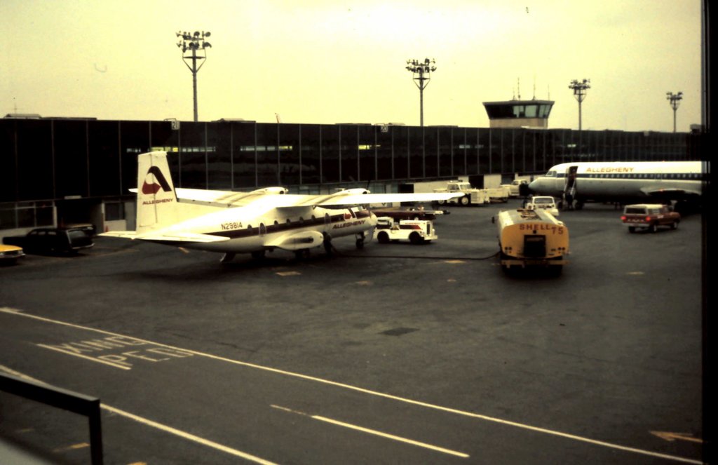 usa221viewatnewyorkairport.jpg